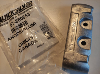 Mercury hliníková anoda Verado L6 Power Trim Anode